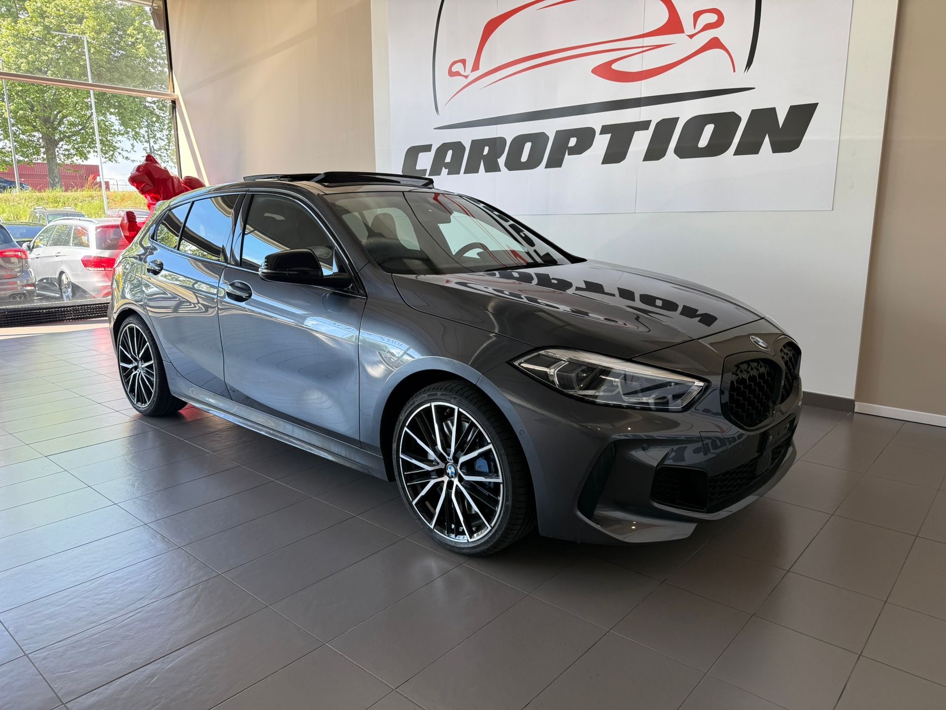 BMW M135i xDrive Steptronic-image-1