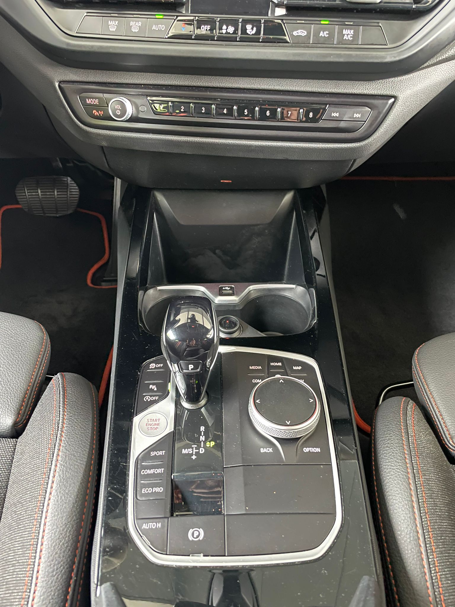 BMW 118i-image-9