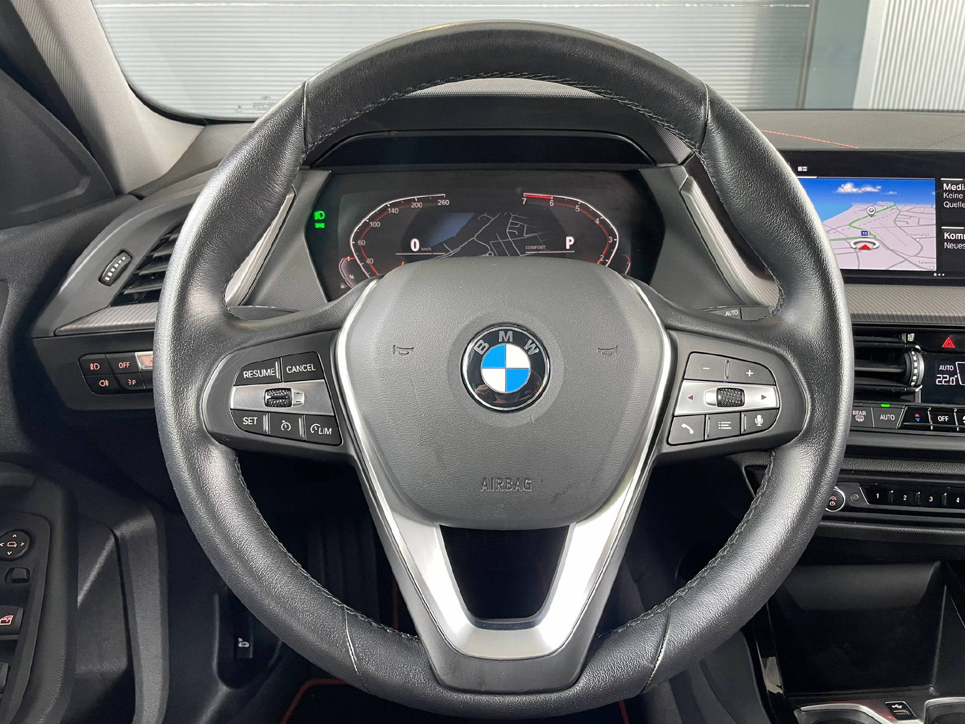 BMW 118i-image-7
