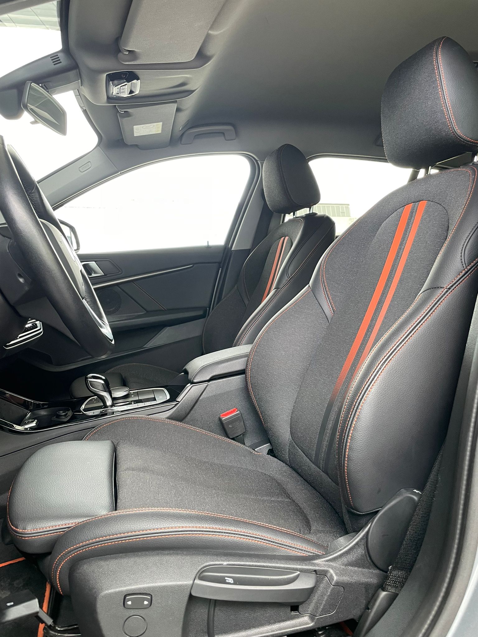 BMW 118i-image-5