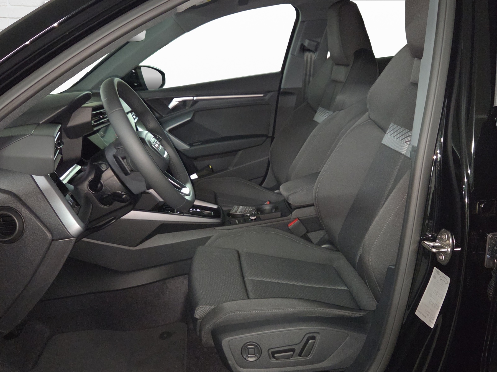 AUDI A3 Sportback TFSI 150 kW quattro S line S tronic-image-4