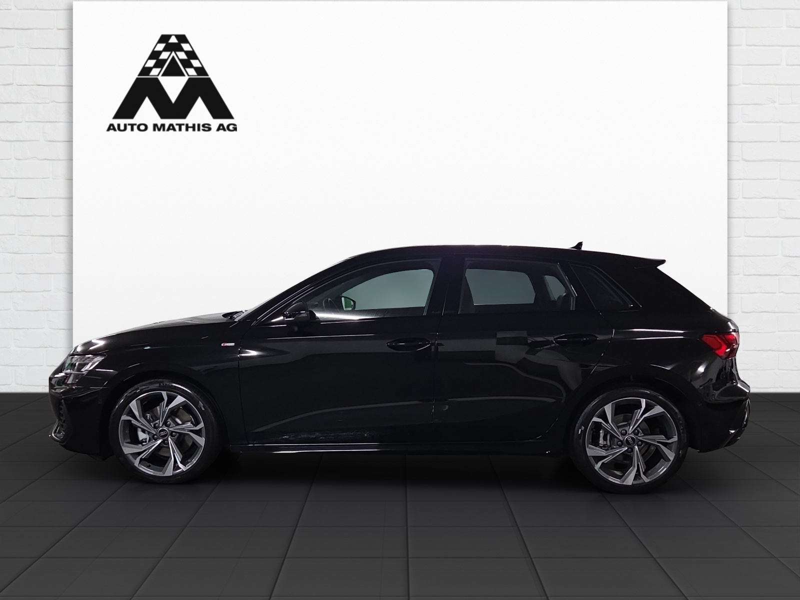 AUDI A3 Sportback TFSI 150 kW quattro S line S tronic-image-2
