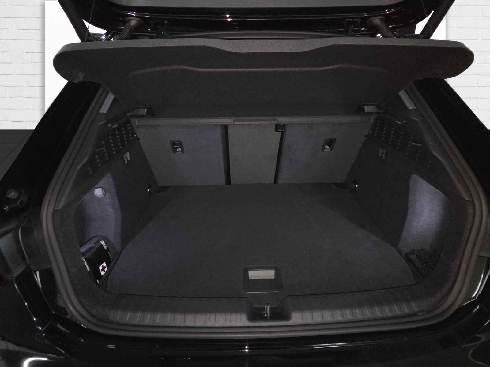 AUDI A3 Sportback TFSI 150 kW quattro S line S tronic-image-8