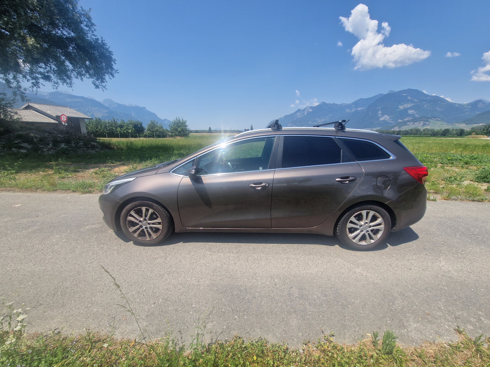 KIA Cee'd Sportswagon 1.6 GDi Trend-image-4