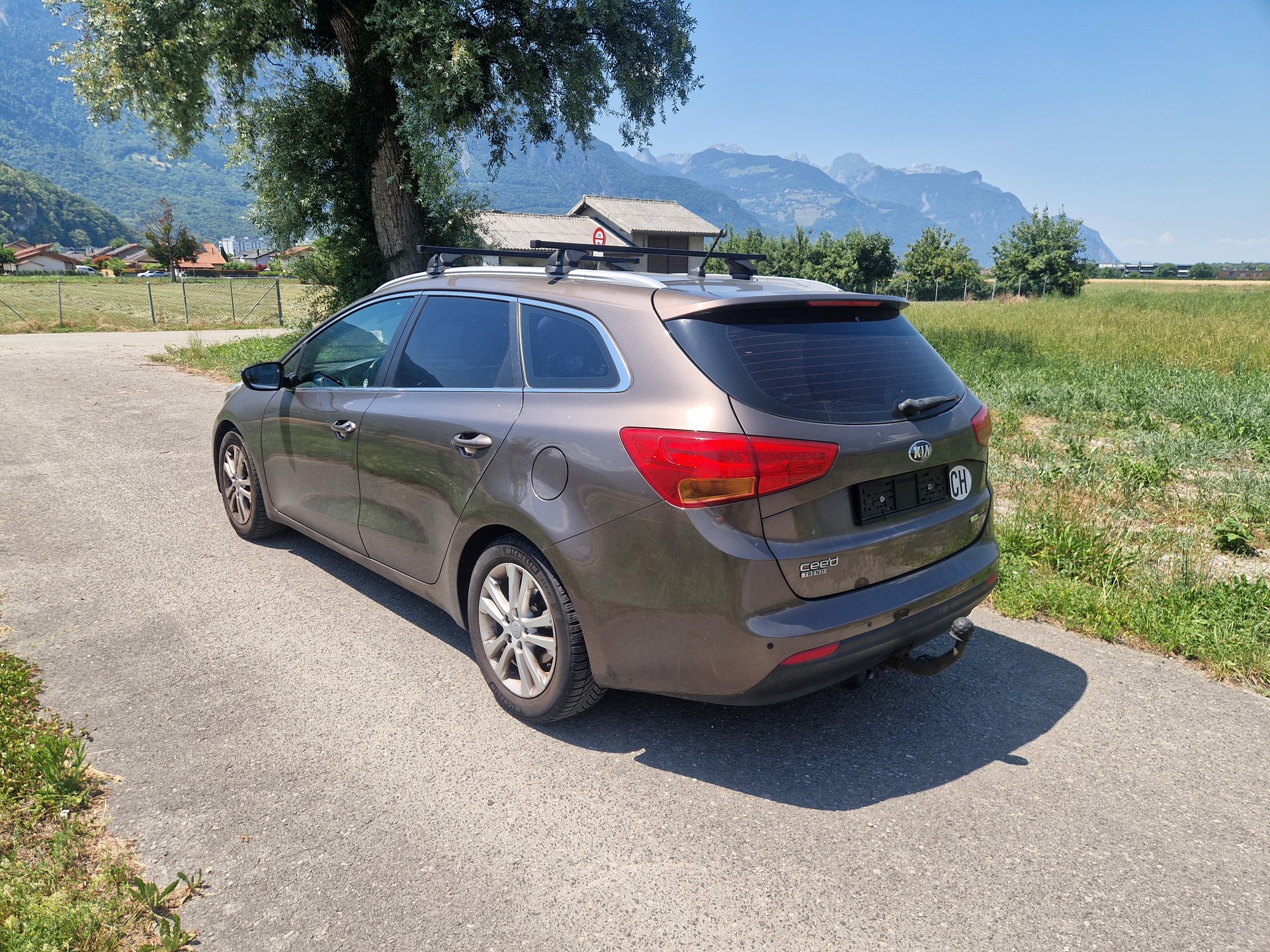 KIA Cee'd Sportswagon 1.6 GDi Trend-image-6