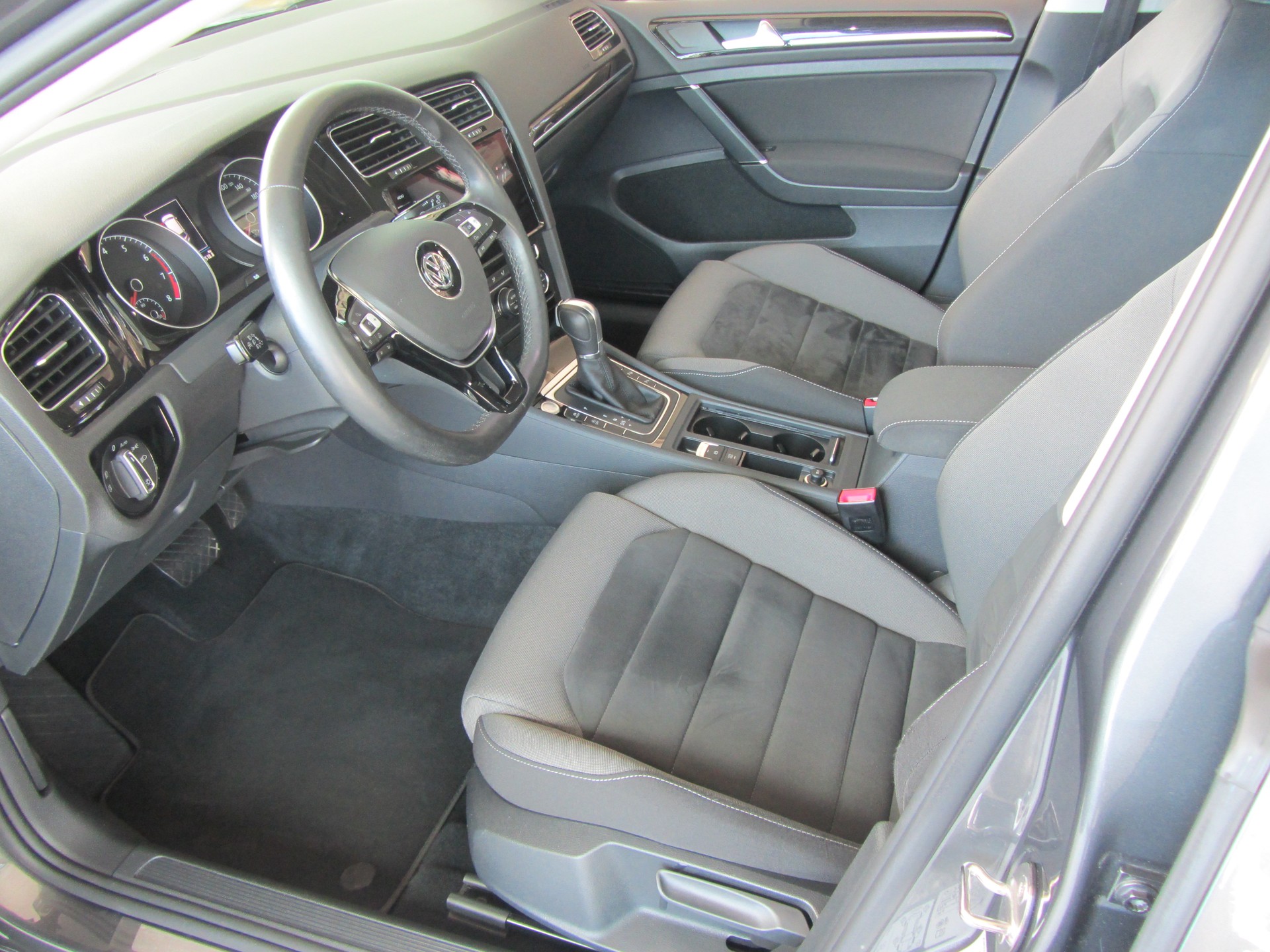 VW Golf 1.5 TSI EVO Highline DSG-image-4