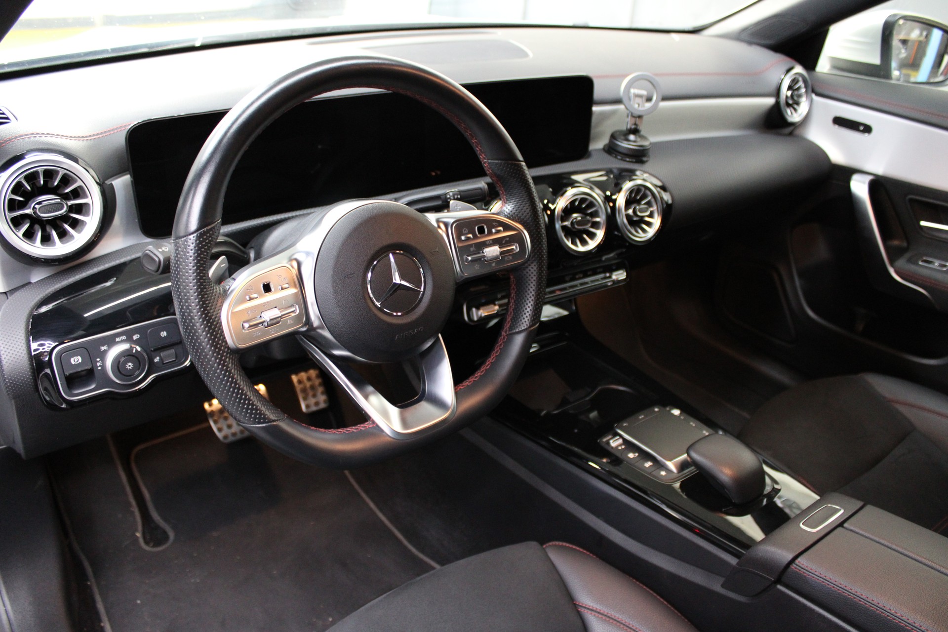 MERCEDES-BENZ CLA 200 4Matic AMG Line 8G-DCT-image-7