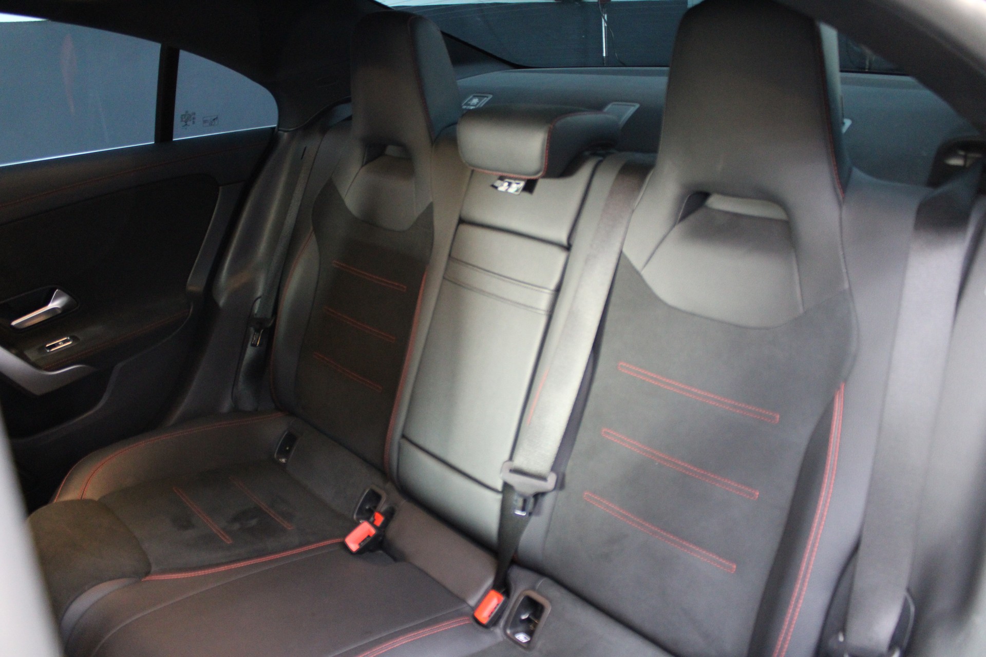 MERCEDES-BENZ CLA 200 4Matic AMG Line 8G-DCT-image-13