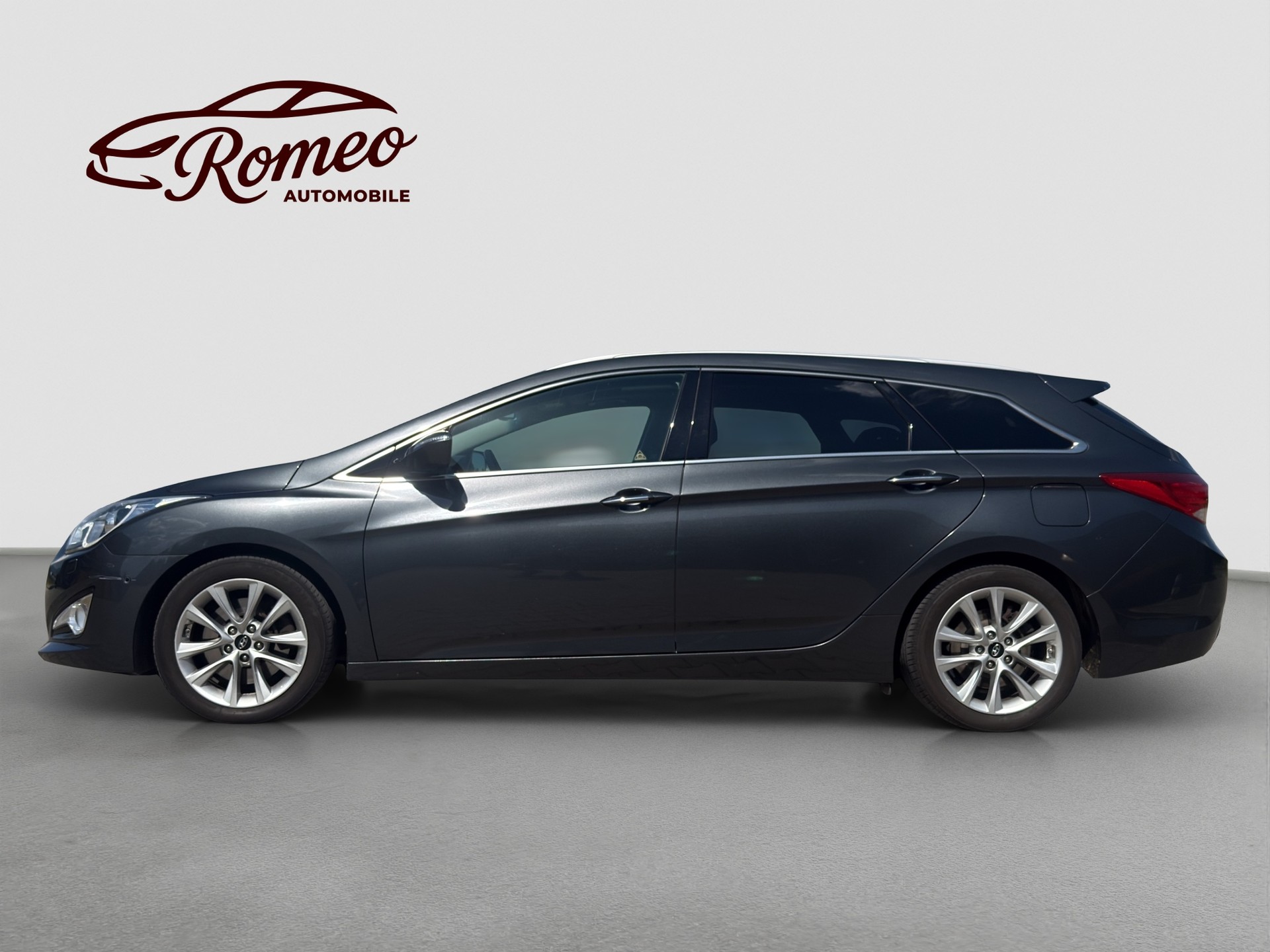 HYUNDAI i40 Wagon 1.7 CRDI Premium Automatic ** Frisch ab MFK & Service ** Panoramadach **-image-5