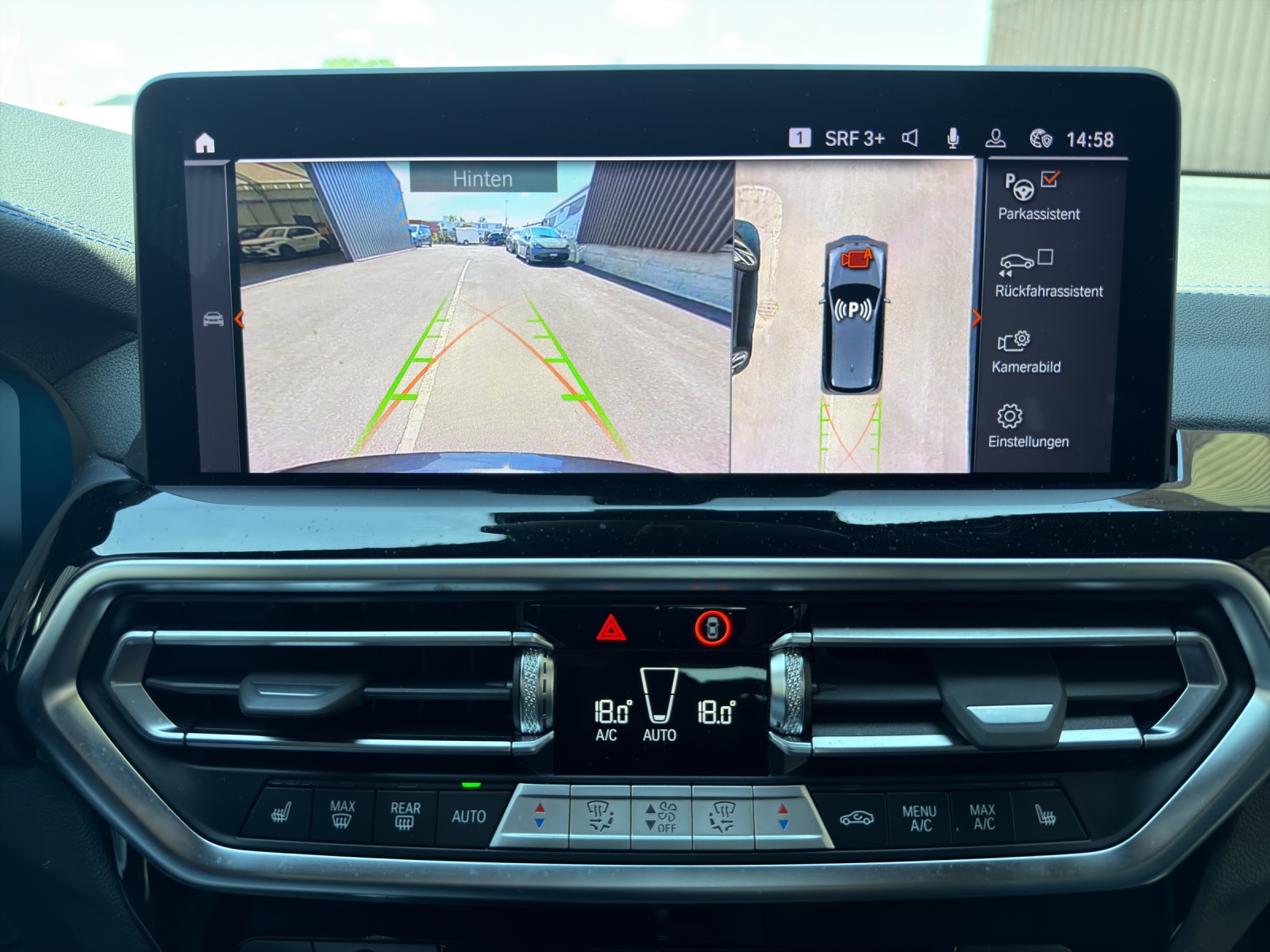 BMW iX3 Impressive - Head-up Display - Panoramadach-image-7