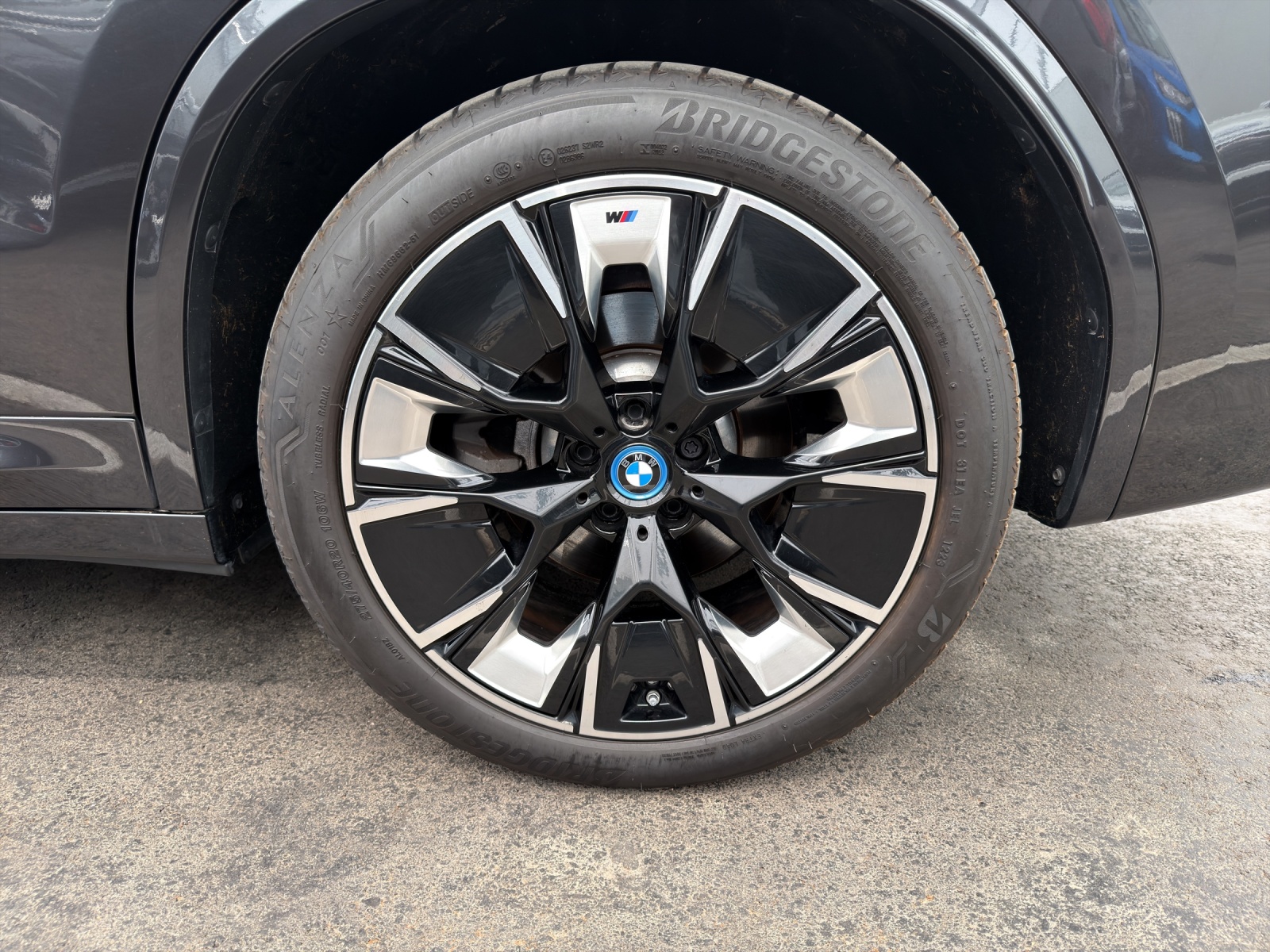 BMW iX3 Impressive - Head-up Display - Panoramadach-image-13