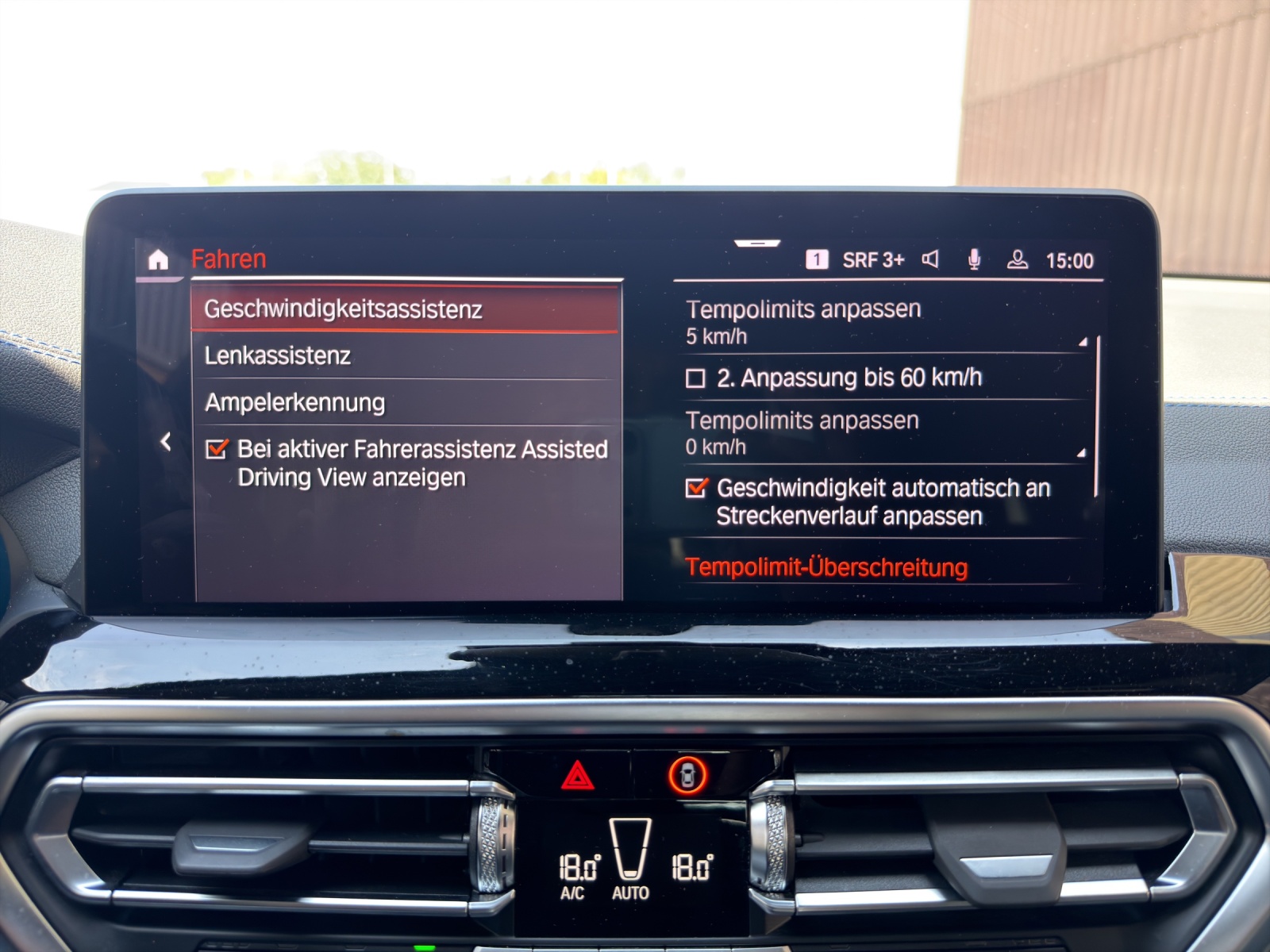 BMW iX3 Impressive - Head-up Display - Panoramadach-image-9