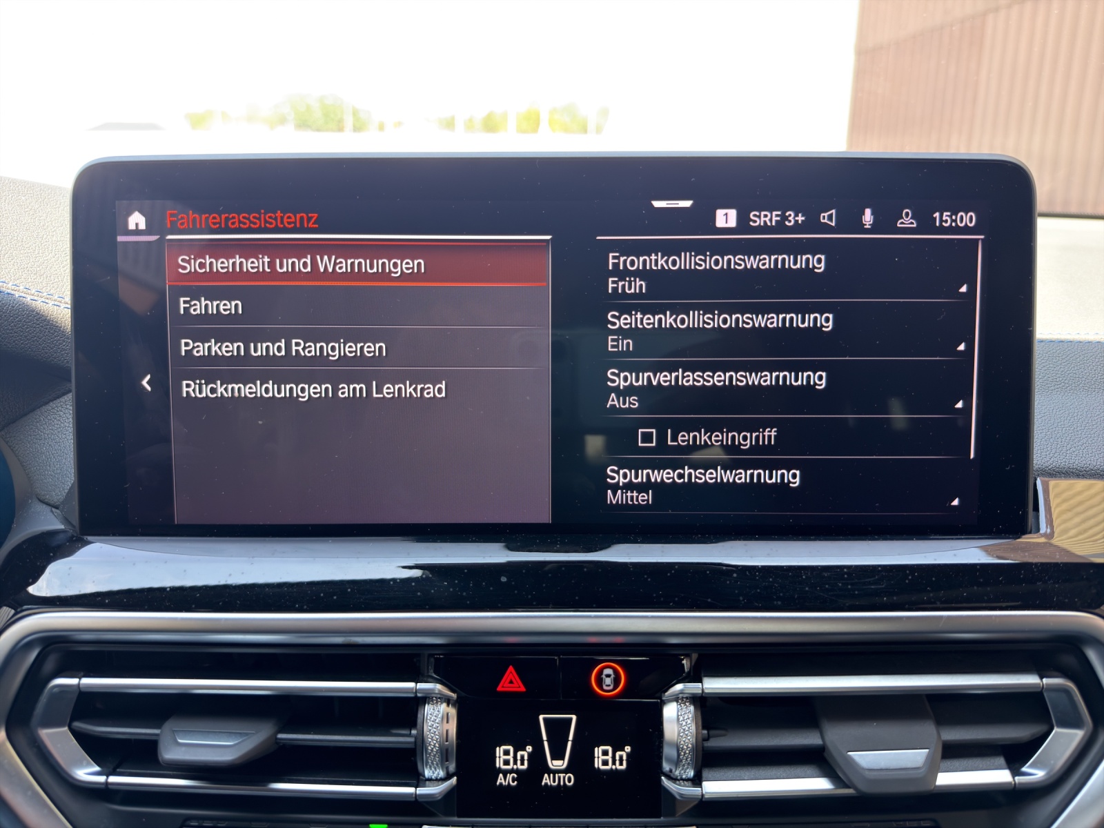 BMW iX3 Impressive - Head-up Display - Panoramadach-image-8