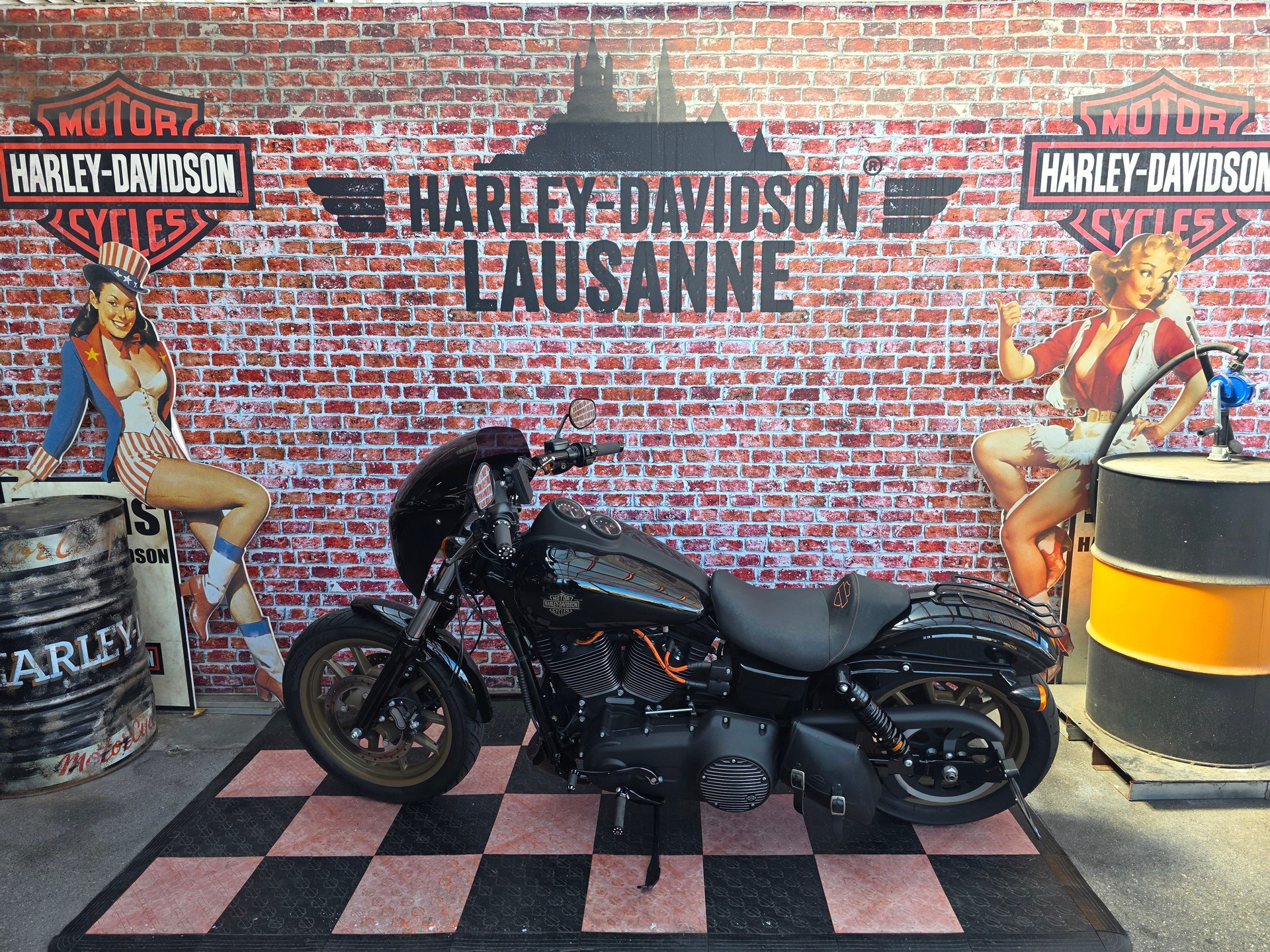 HARLEY-DAVIDSON FXDLS Dyna Low Rider S-showroom-element-1