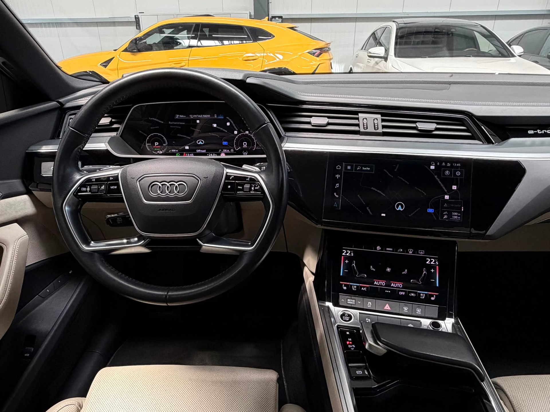 AUDI e-tron 55 S Line quattro-image-18
