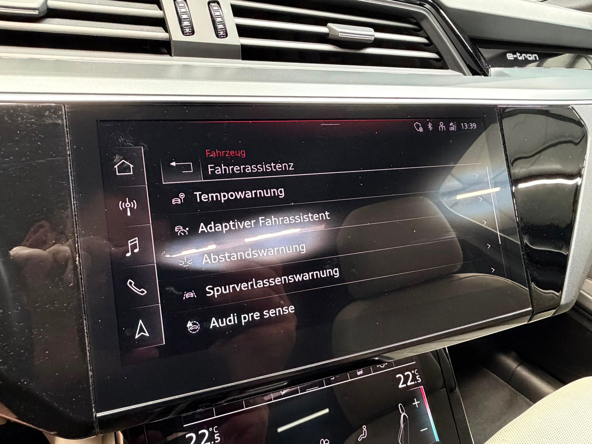 AUDI e-tron 55 S Line quattro-image-20