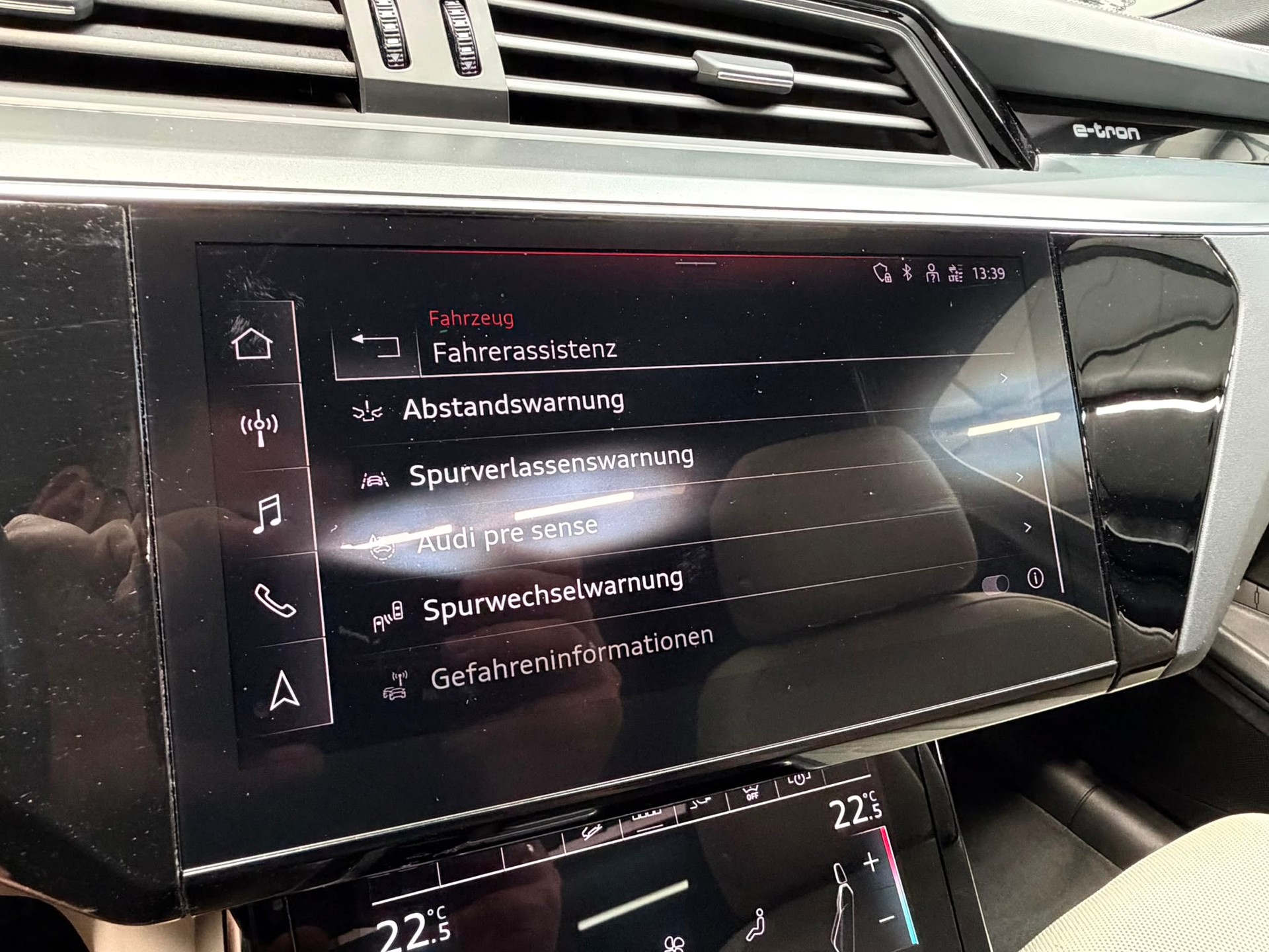AUDI e-tron 55 S Line quattro-image-21