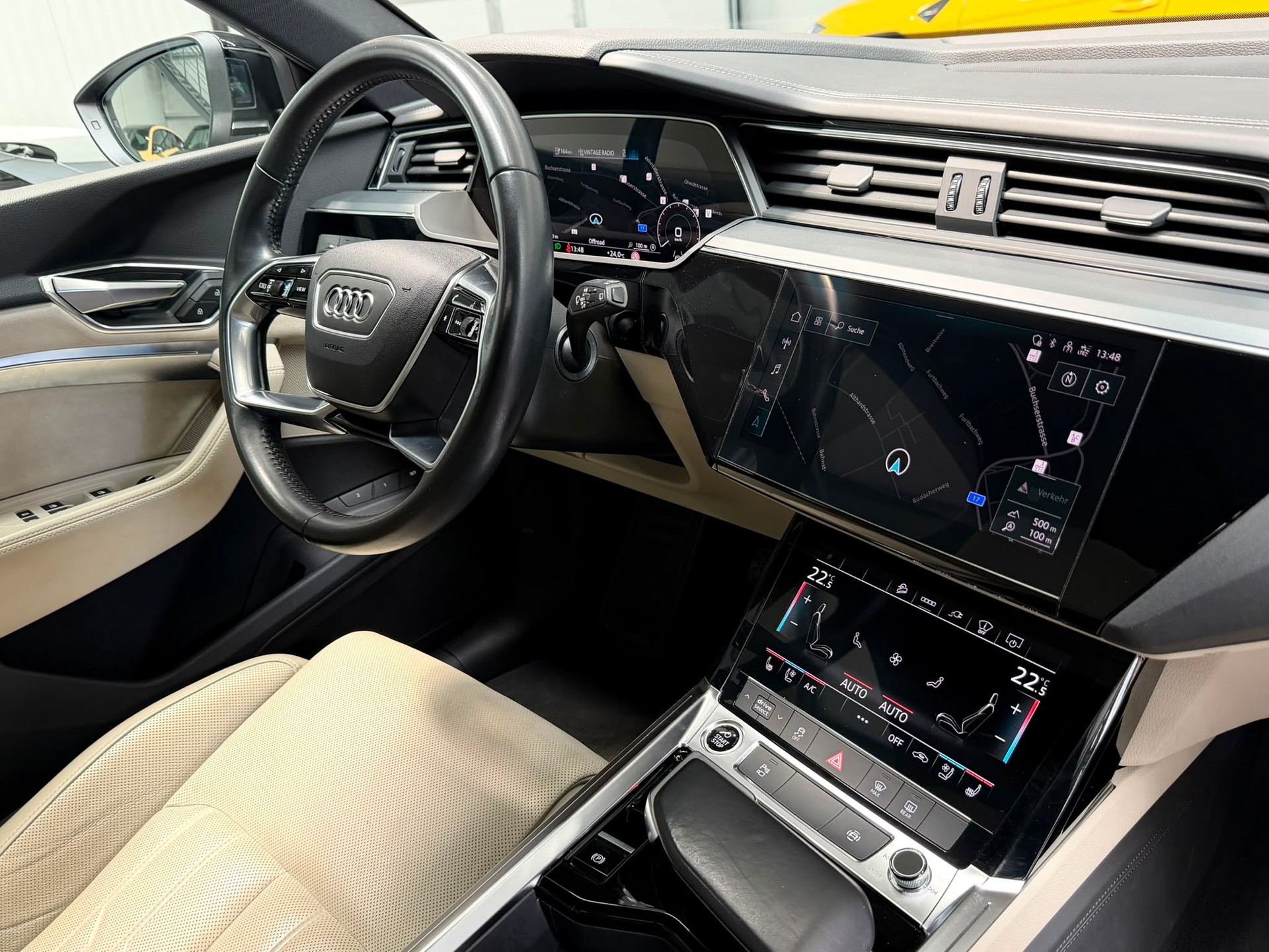 AUDI e-tron 55 S Line quattro-image-30