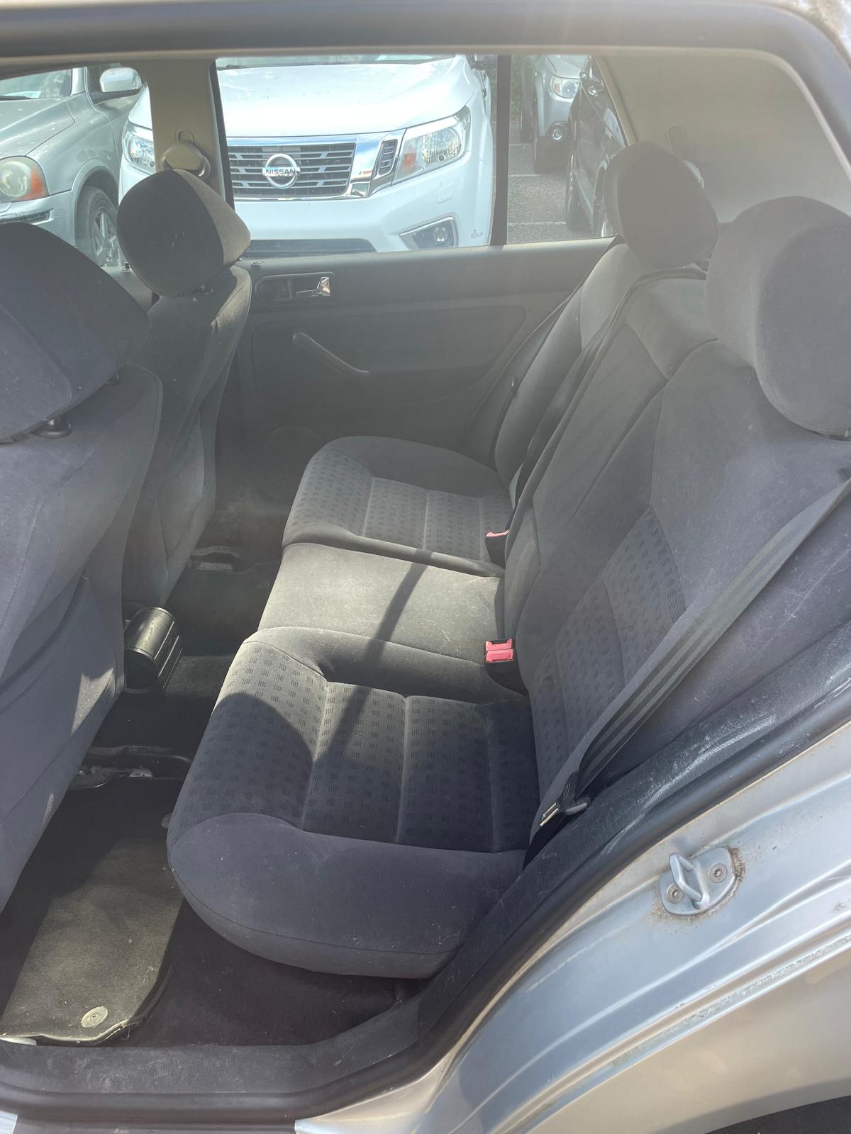 VW Golf 1.9 TDI Comfortline 4Motion-image-7