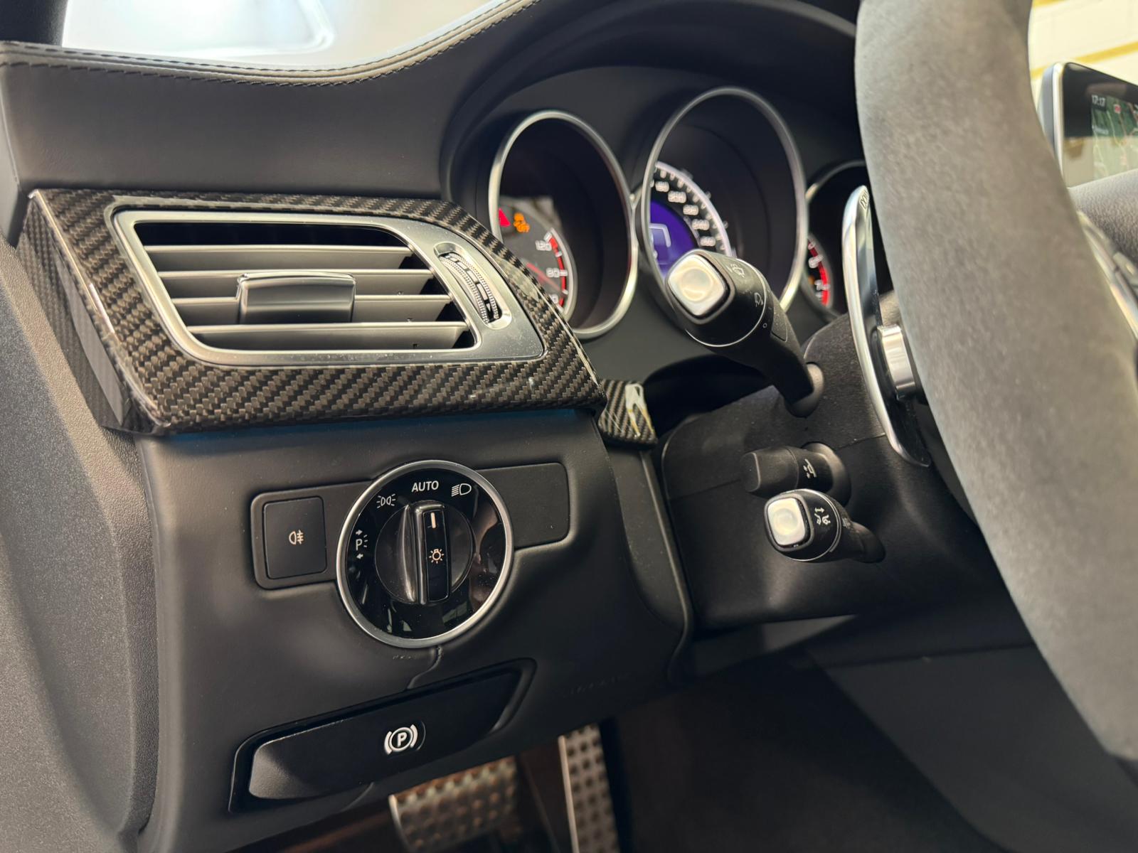MERCEDES-BENZ CLS 63 AMG S 4Matic Speedshift MCT-image-24