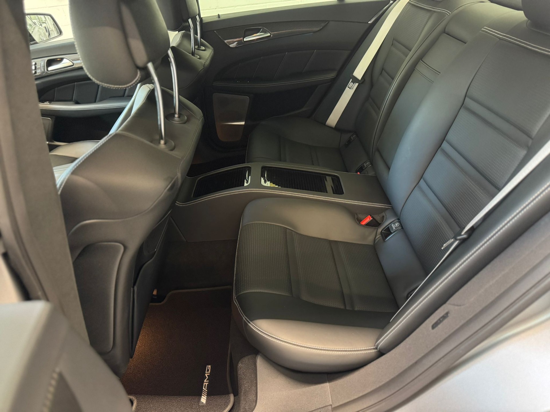 MERCEDES-BENZ CLS 63 AMG S 4Matic Speedshift MCT-image-14
