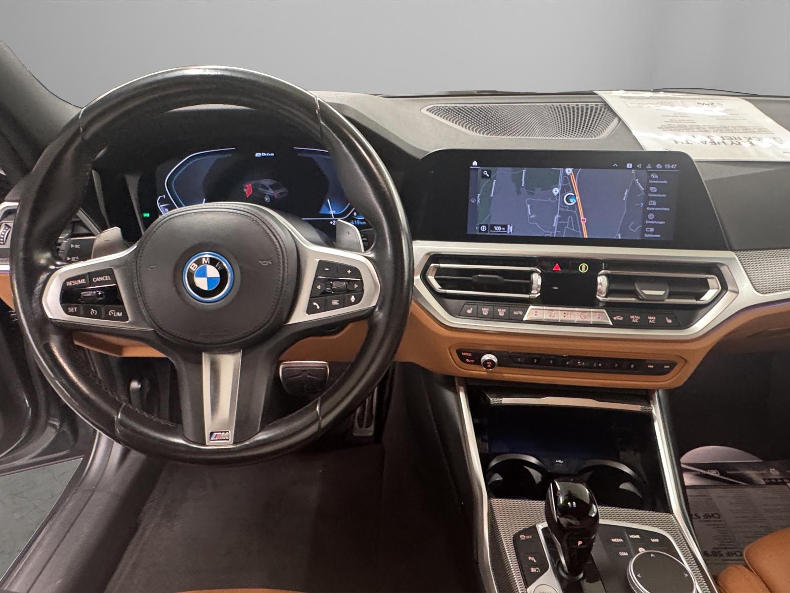 BMW 320e Limousine-image-17