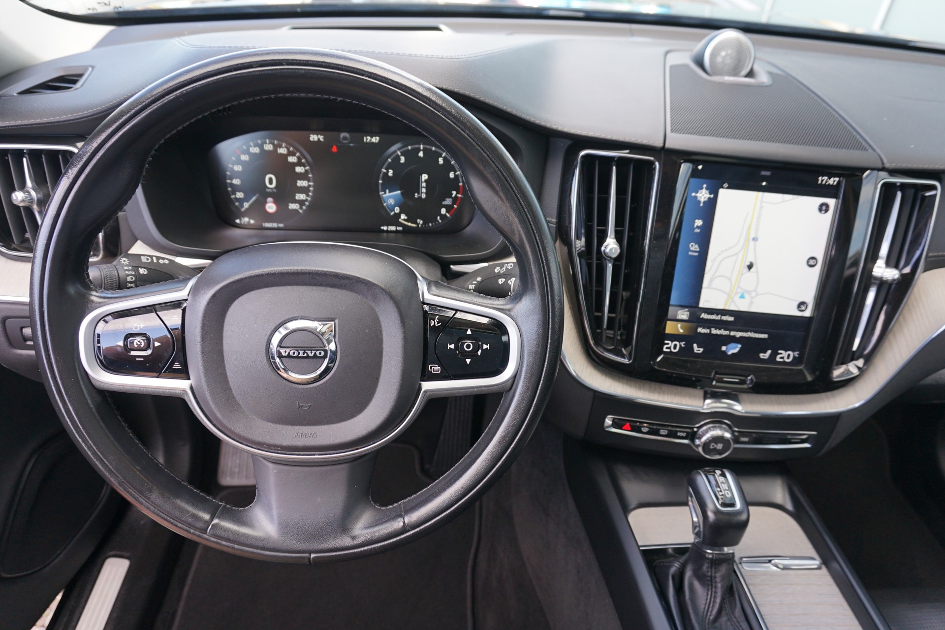 VOLVO XC60 T6 AWD Inscription-image-17