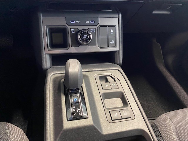 TOYOTA Hilux Double Cab.-Pick-up 59KWh Comfort-image-14