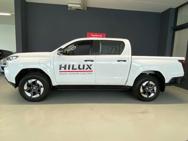 TOYOTA Hilux Double Cab.-Pick-up 59KWh Comfort-image-2