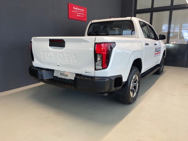 TOYOTA Hilux Double Cab.-Pick-up 59KWh Comfort-image-4