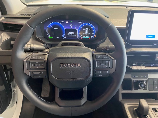 TOYOTA Hilux Double Cab.-Pick-up 59KWh Comfort-image-10