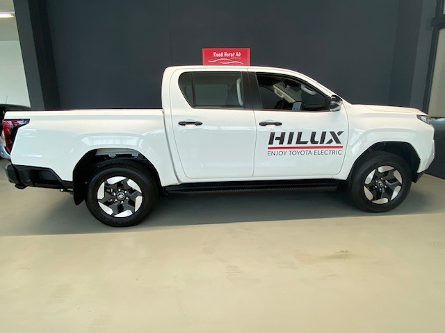 TOYOTA Hilux Double Cab.-Pick-up 59KWh Comfort-image-3