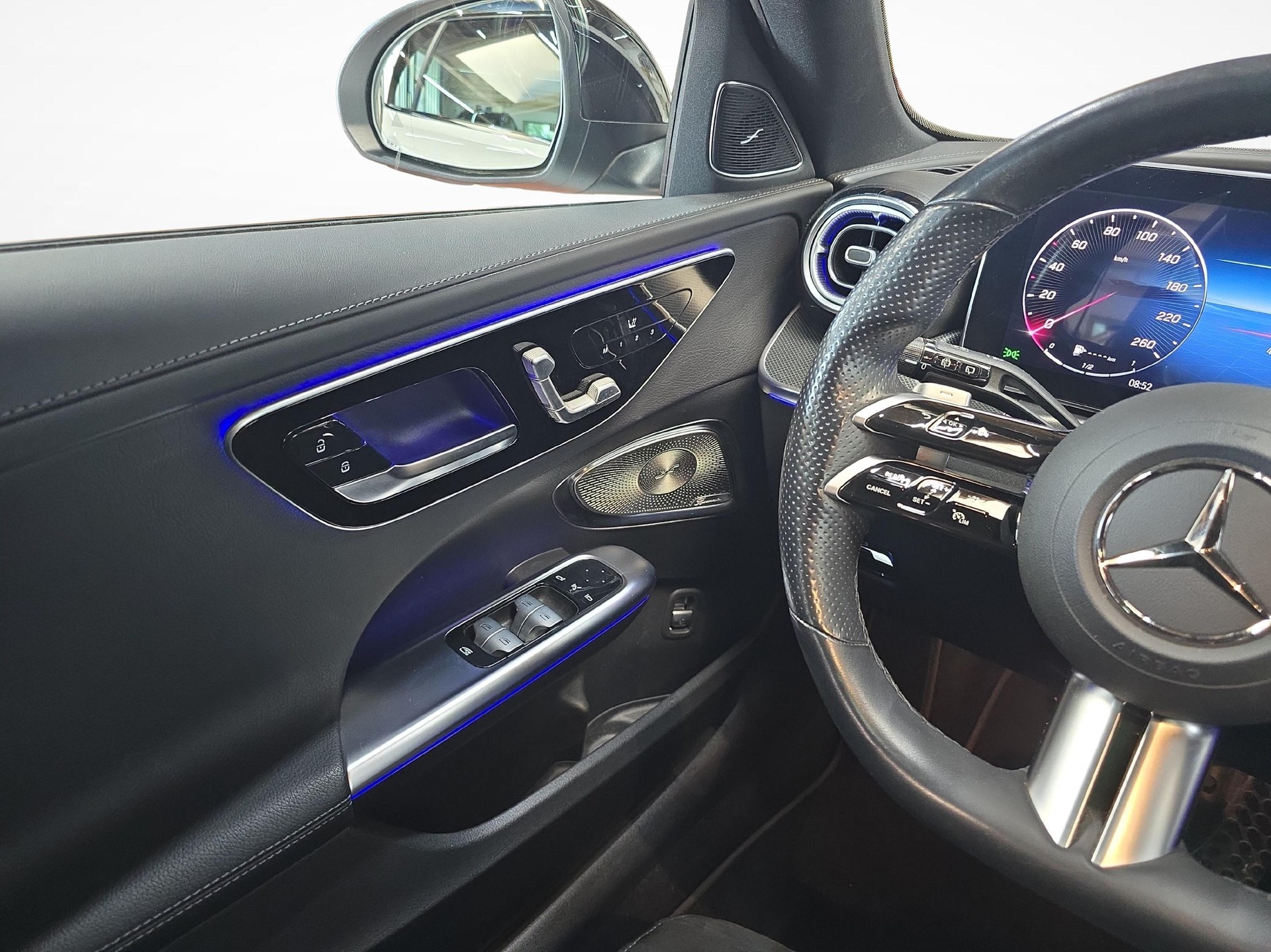 MERCEDES-BENZ C 200 T-Modell AMG Line-image-7