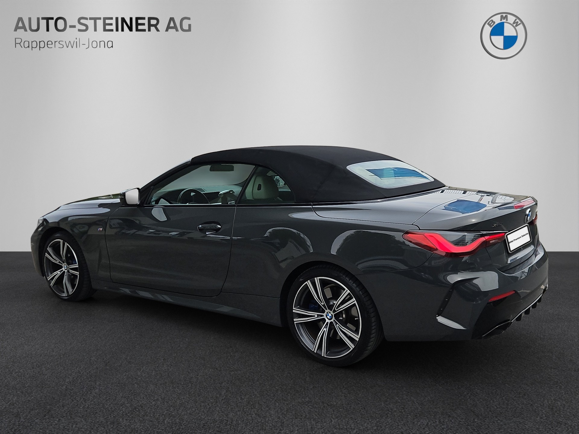 BMW M440i xDrive Cabrio-image-2