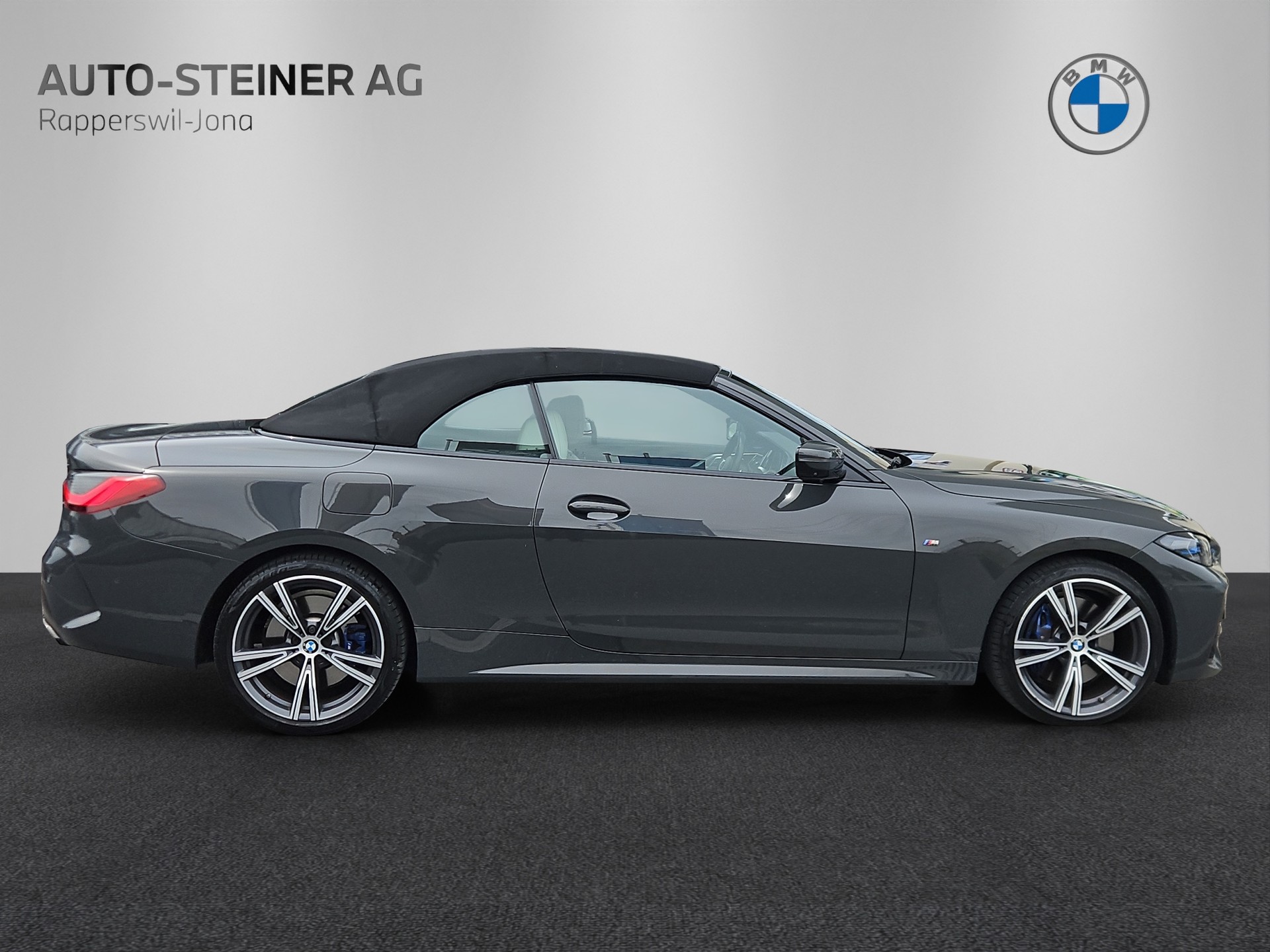 BMW M440i xDrive Cabrio-image-5