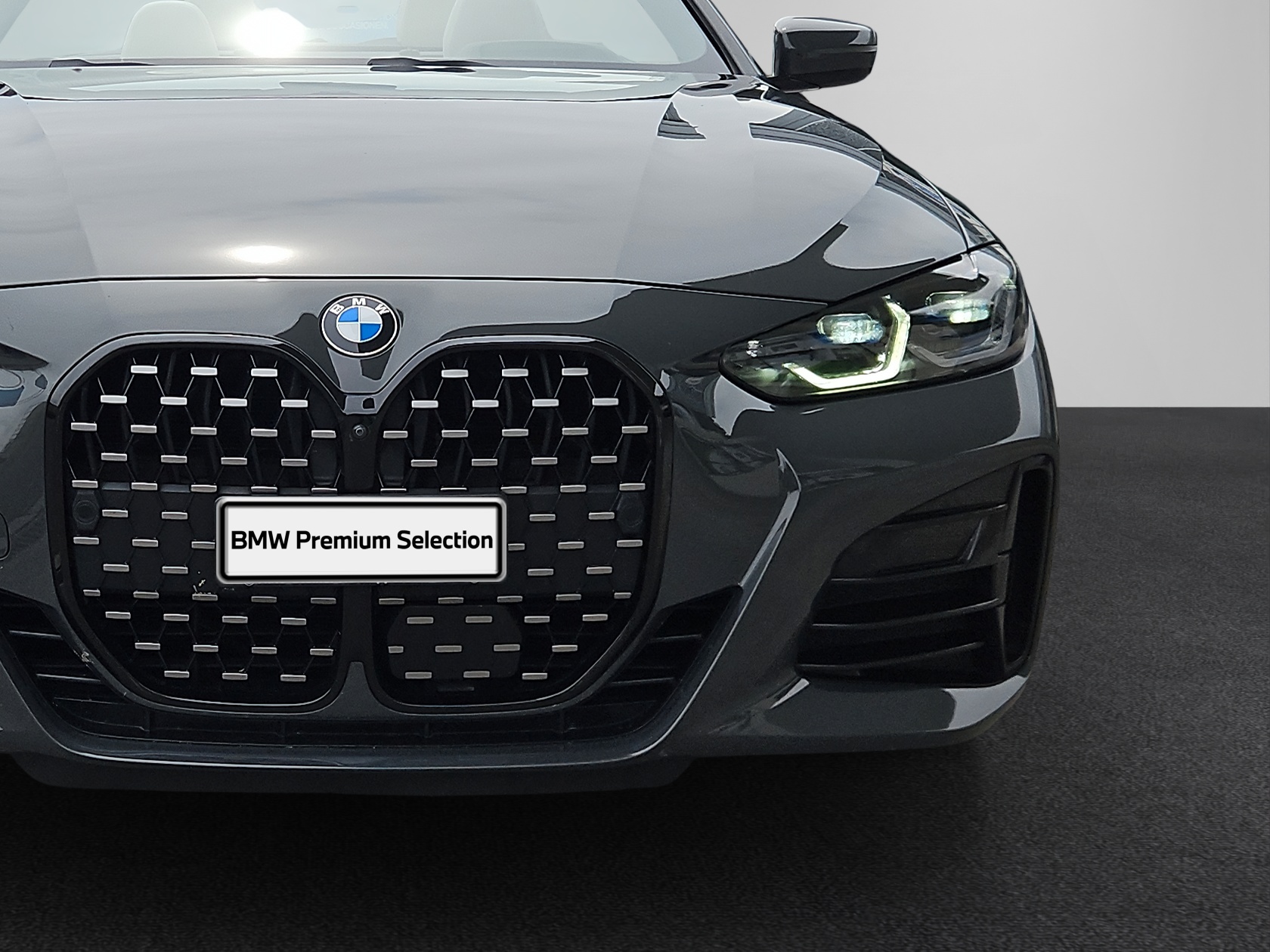 BMW M440i xDrive Cabrio-image-21