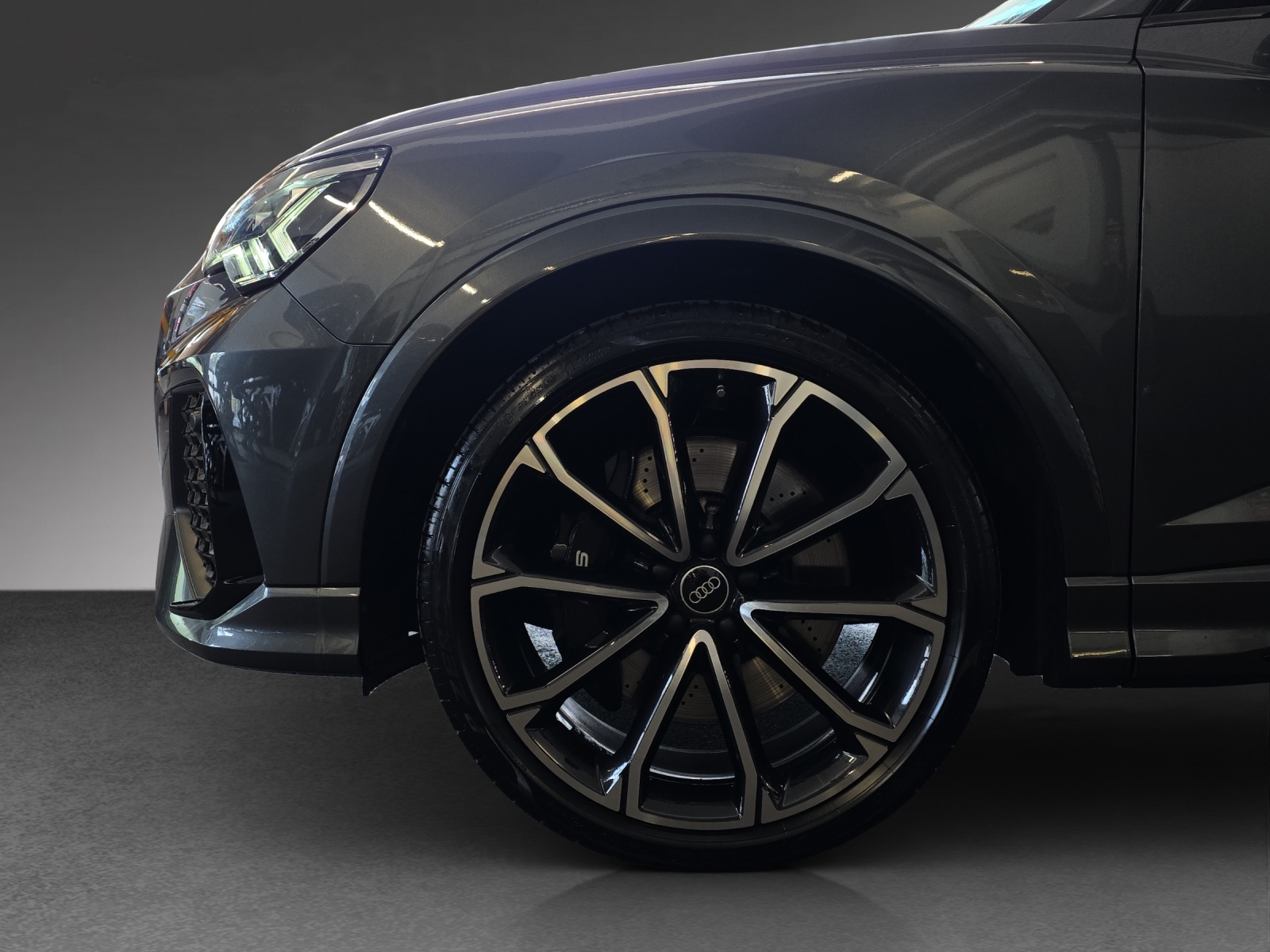 AUDI RS Q3 Sportback quattro S tronic-image-11