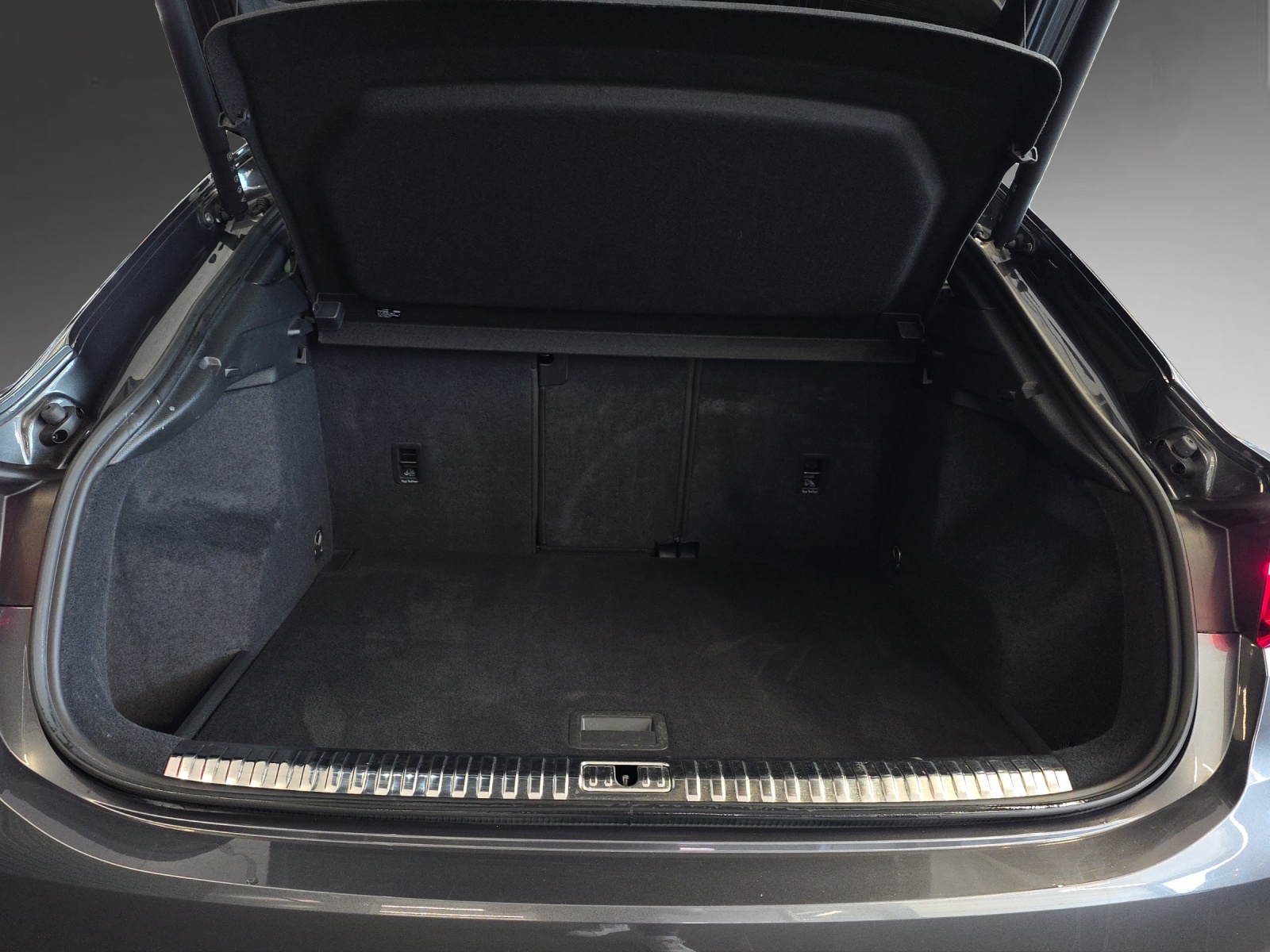 AUDI RS Q3 Sportback quattro S tronic-image-9