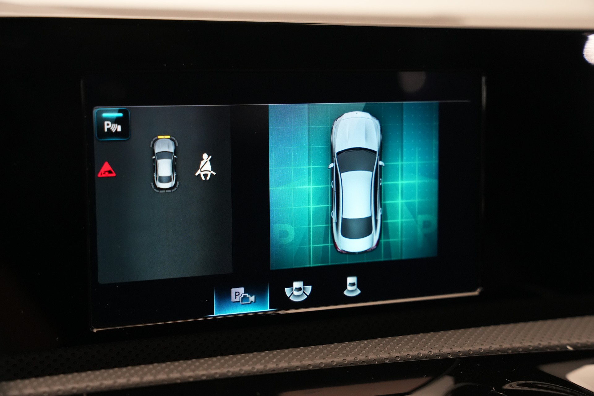 MERCEDES-BENZ CLA 200 AMG Line 7G-DCT-image-28