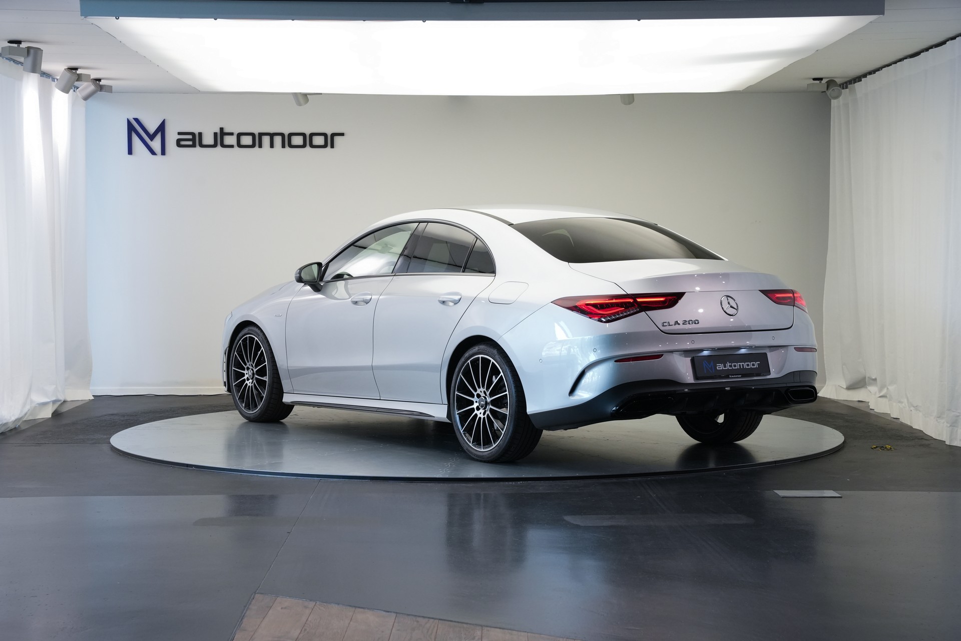 MERCEDES-BENZ CLA 200 AMG Line 7G-DCT-image-6