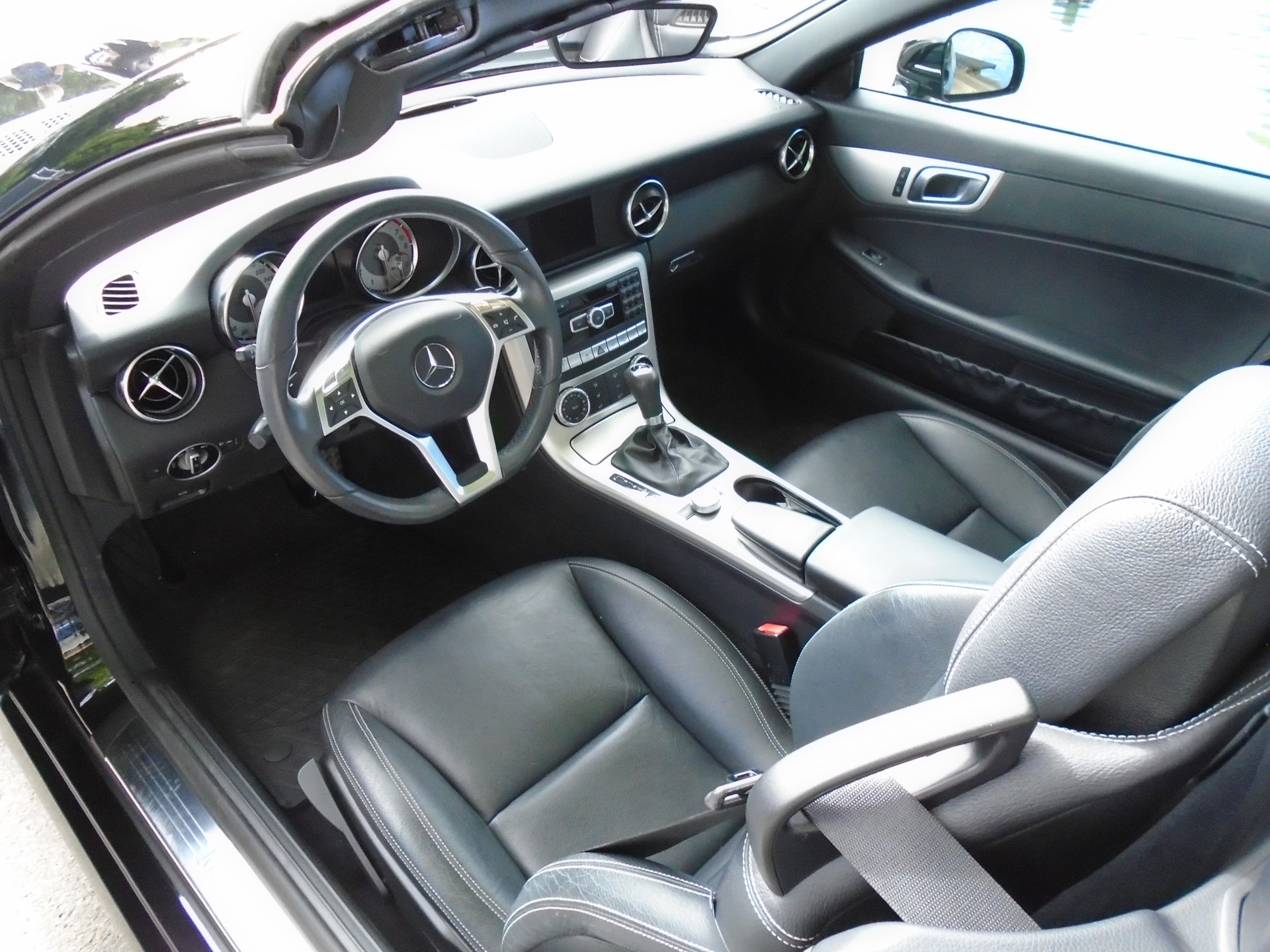 MERCEDES-BENZ SLK 200-image-8
