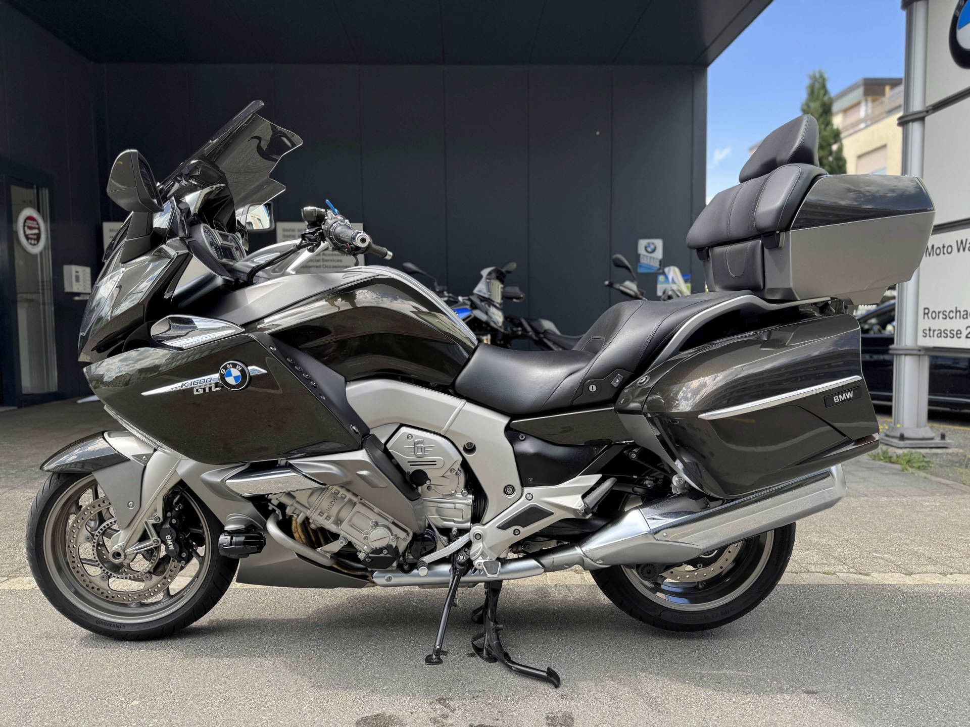 BMW K 1600 GTL Exclusive-showroom-element-1
