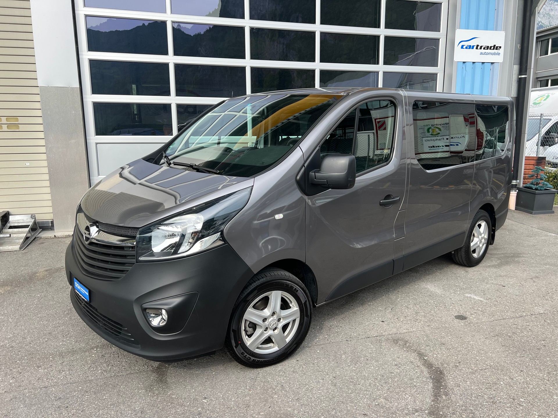 OPEL Vivaro 1.6 CDTI PS 145 9 Sitze *** Klima * Navi * Rückfahrtkamera * Standheizung * ab MFK ***-image-0