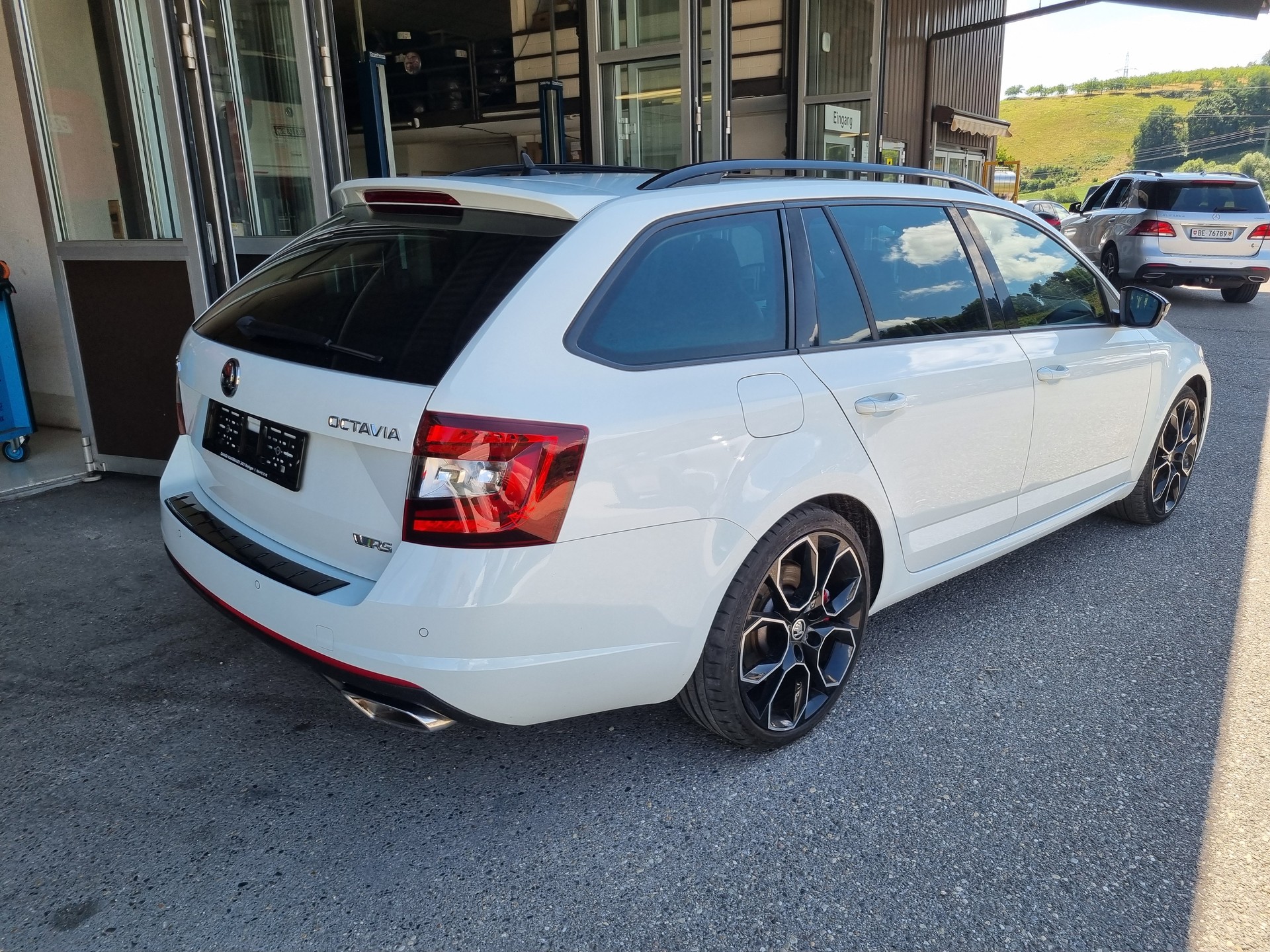 SKODA Octavia Combi 2.0 TSI RS DSG-showroom-element-3