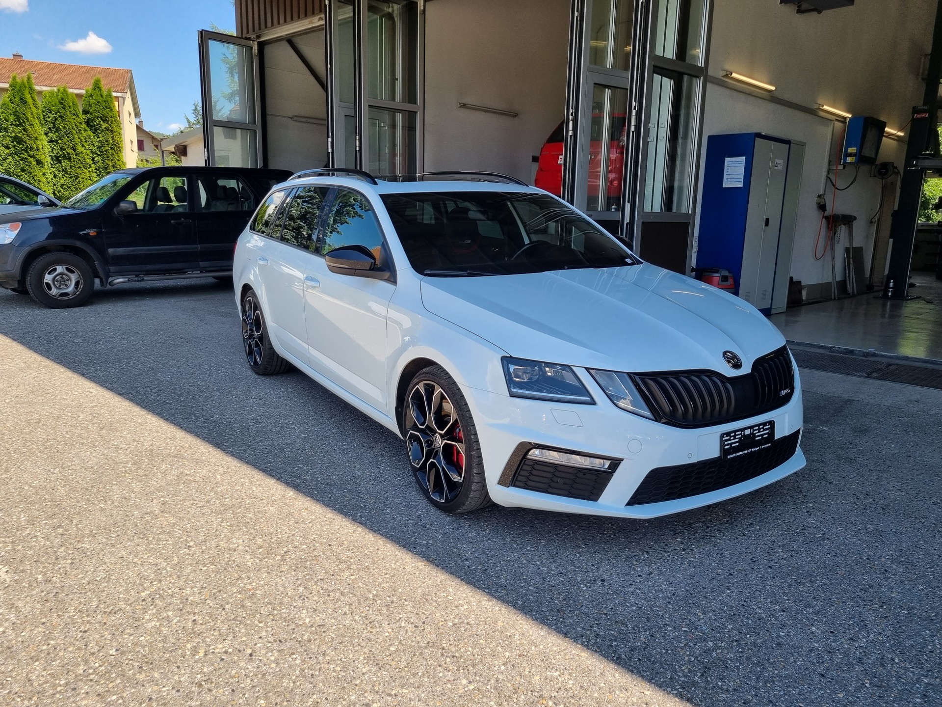 SKODA Octavia Combi 2.0 TSI RS DSG-showroom-element-1