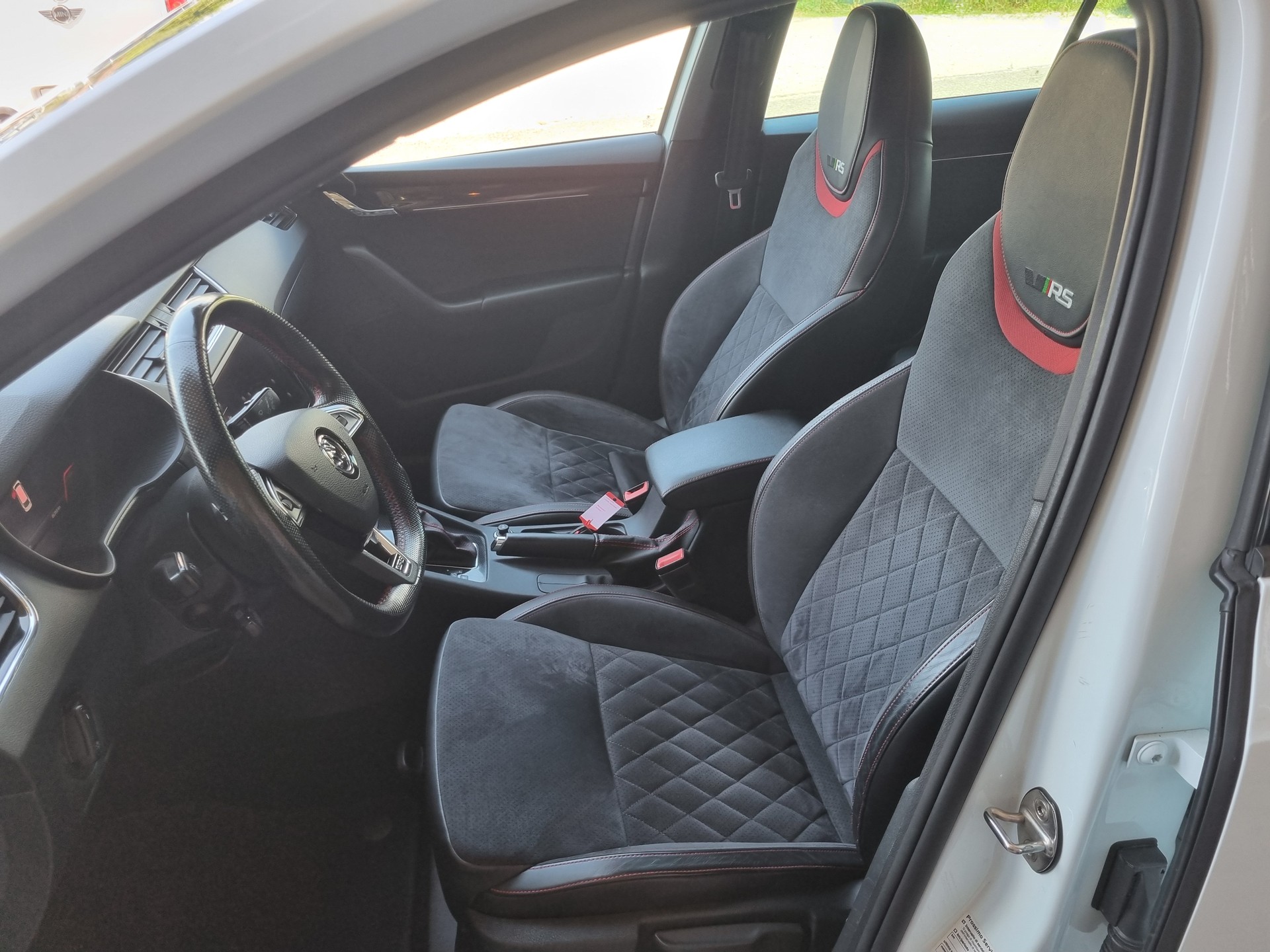 SKODA Octavia Combi 2.0 TSI RS DSG-image-7