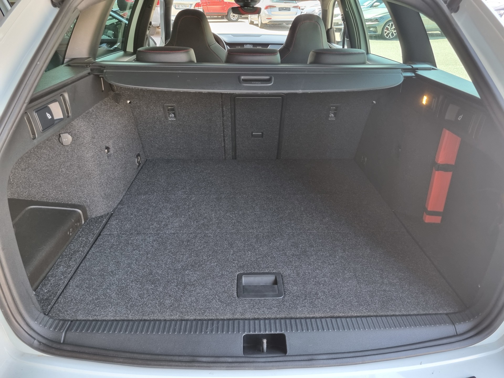 SKODA Octavia Combi 2.0 TSI RS DSG-image-8