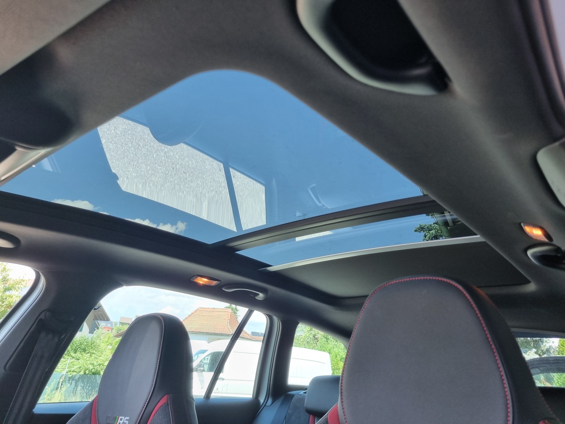 SKODA Octavia Combi 2.0 TSI RS DSG-image-11