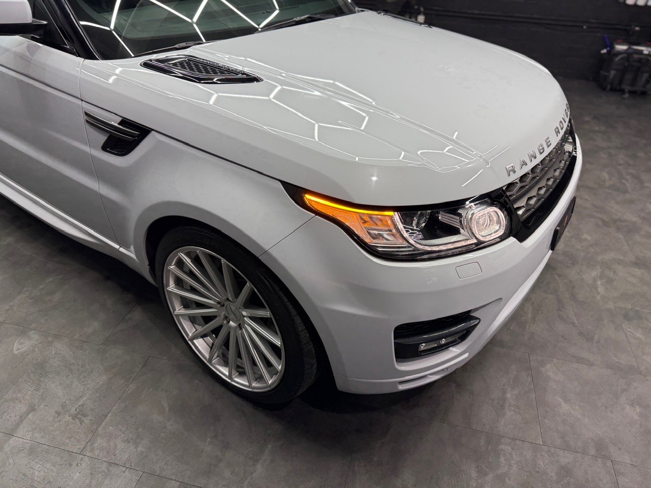 LAND ROVER Range Rover Sport 3.0 SDV6 SE Automatic-image-5