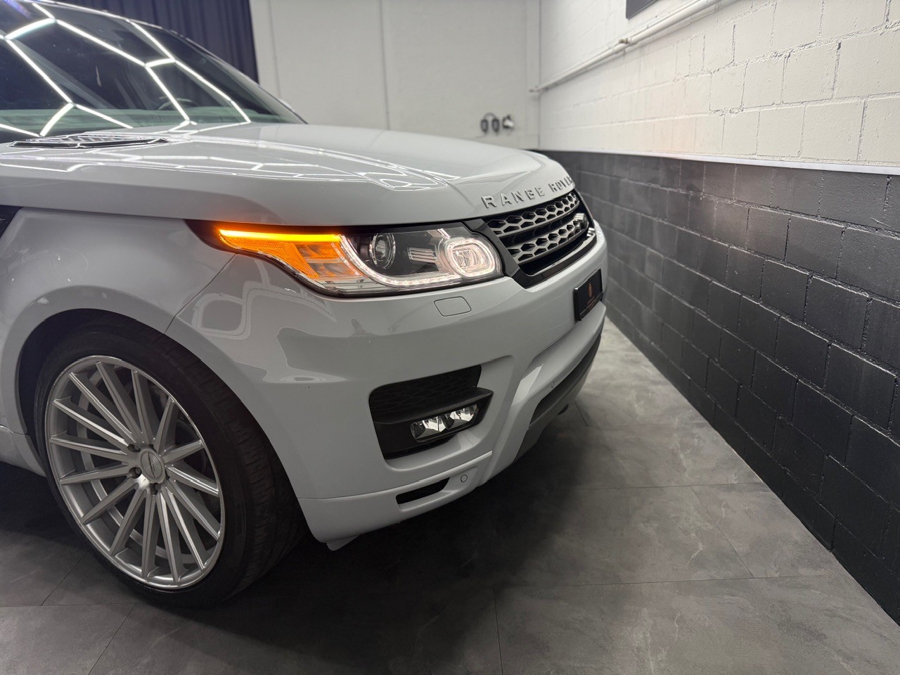 LAND ROVER Range Rover Sport 3.0 SDV6 SE Automatic-image-9